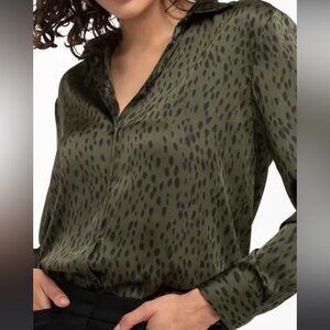 Zara Sz medium, silk like black and olive green print blouse